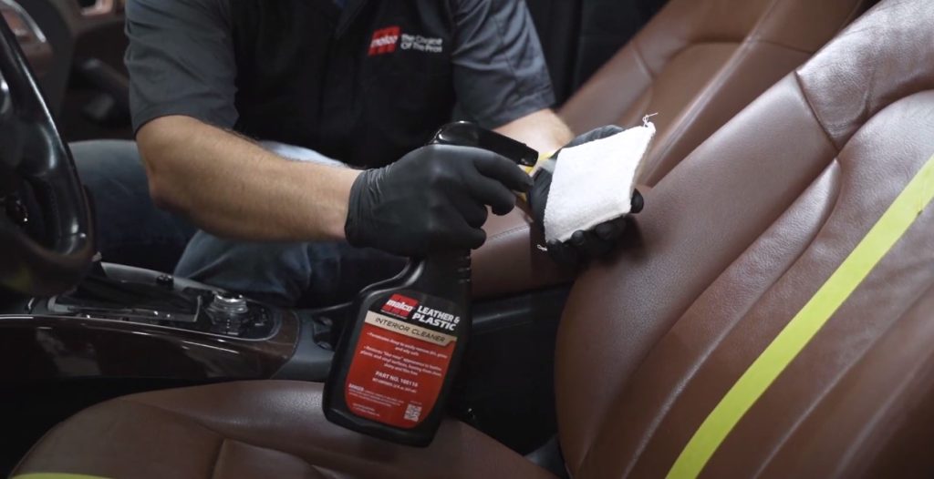 khắc phục ghế da bị mốc