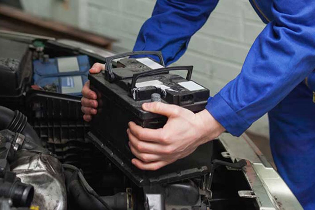 kiểm tra ác quy xe hơi