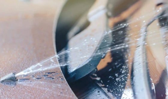 tại sao gạt kính bị mờ